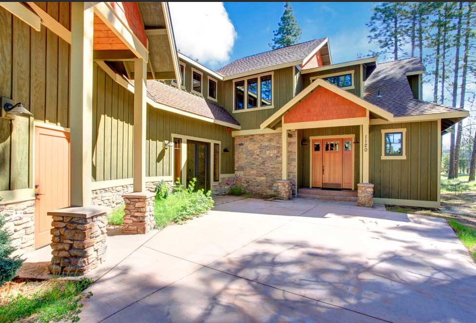 things to look for in a roofing contractor in Colorado Springs