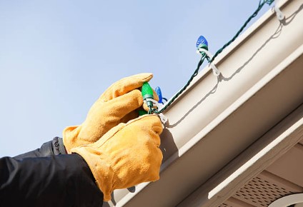 tips for removing christmas lights on home in Huntsville, AL