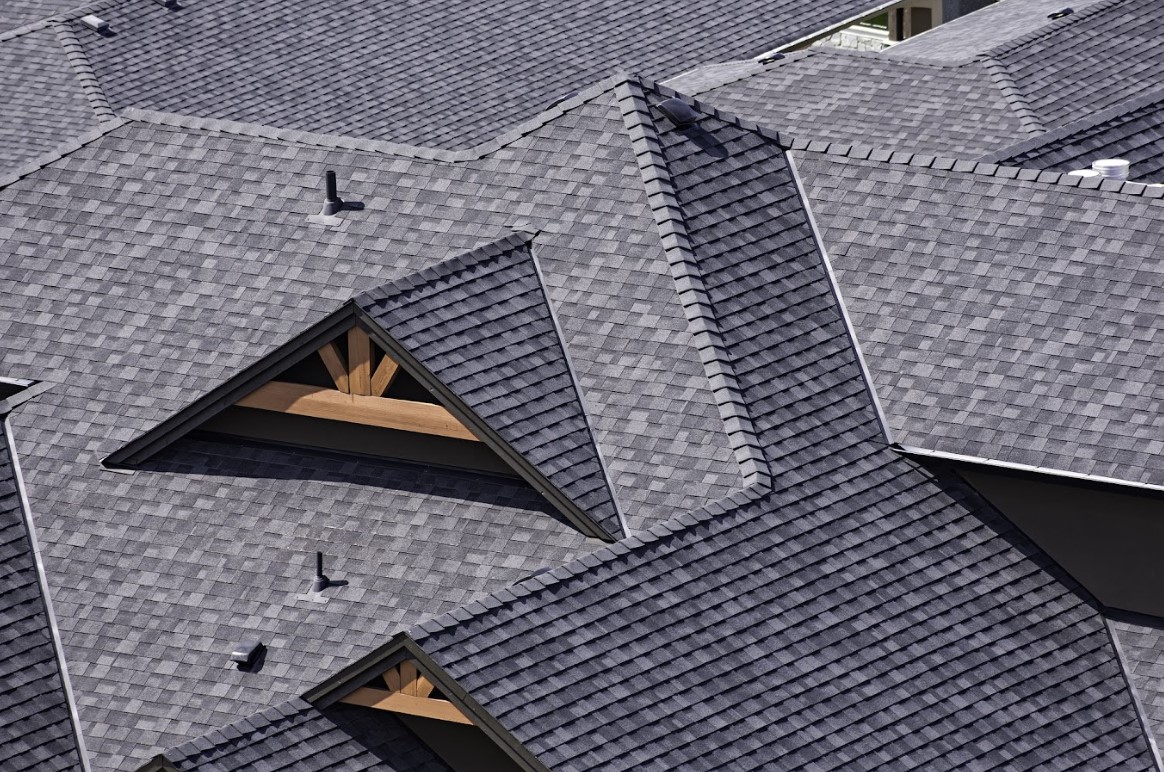 choosing the right ridge vent for asphalt shingle roofs in Jacksonville