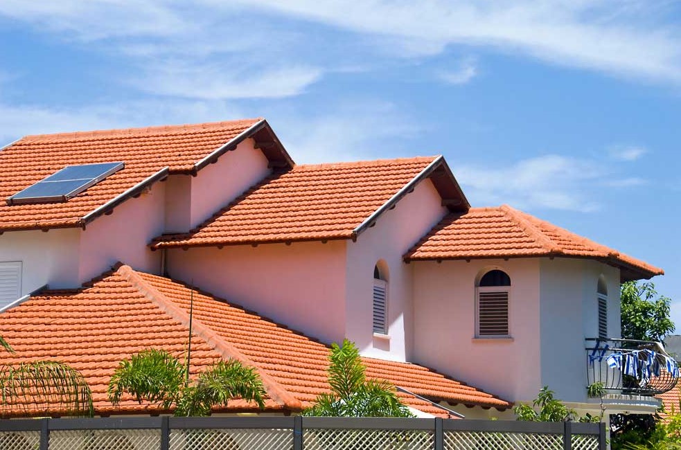 choosing the right tile roof style in Los Angeles