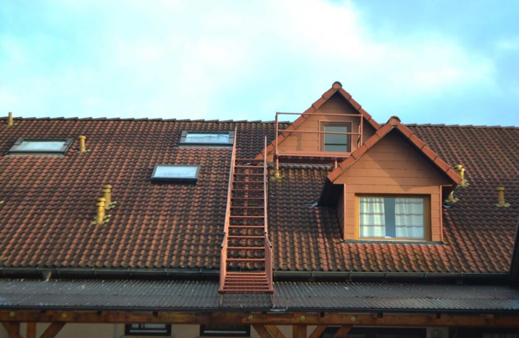 how long do tile roofs last in Los Angeles