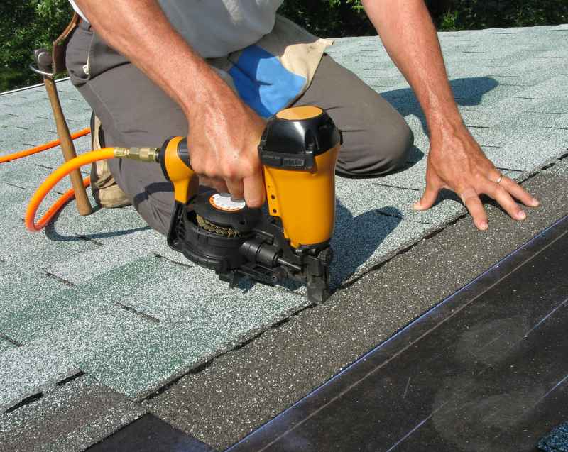 licensed and insured roofer in Roanoke, VA