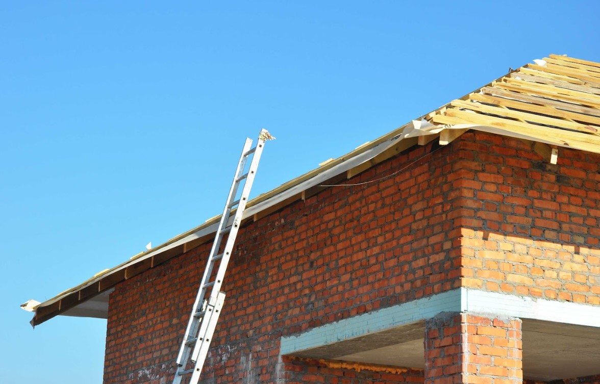 preparing your roof for replacement in Savannah