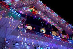 tips for removing holiday lights from roof in Wilmington, NC