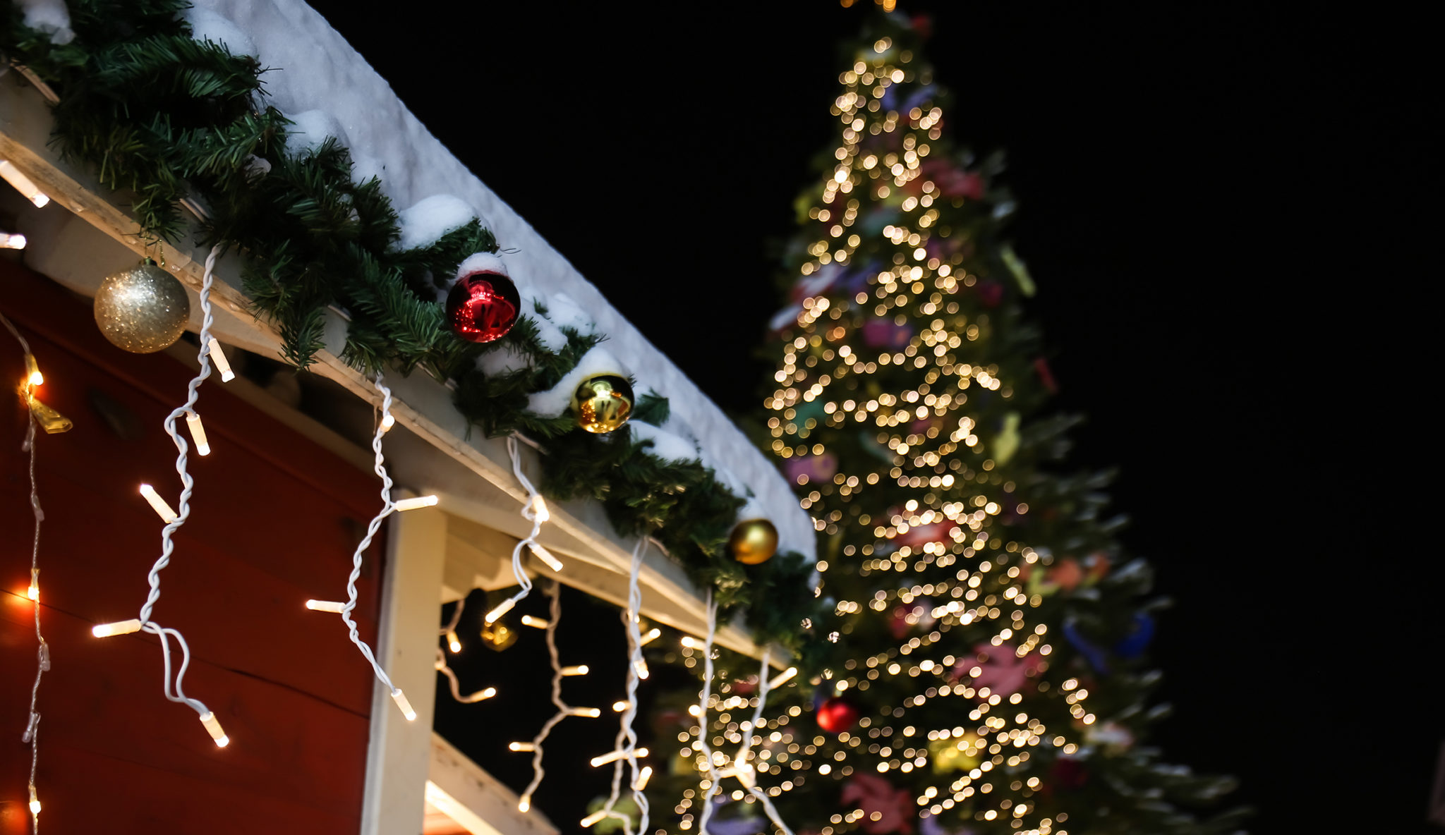 Putting Up Holiday Lights Without Falling or Damaging Your Roof